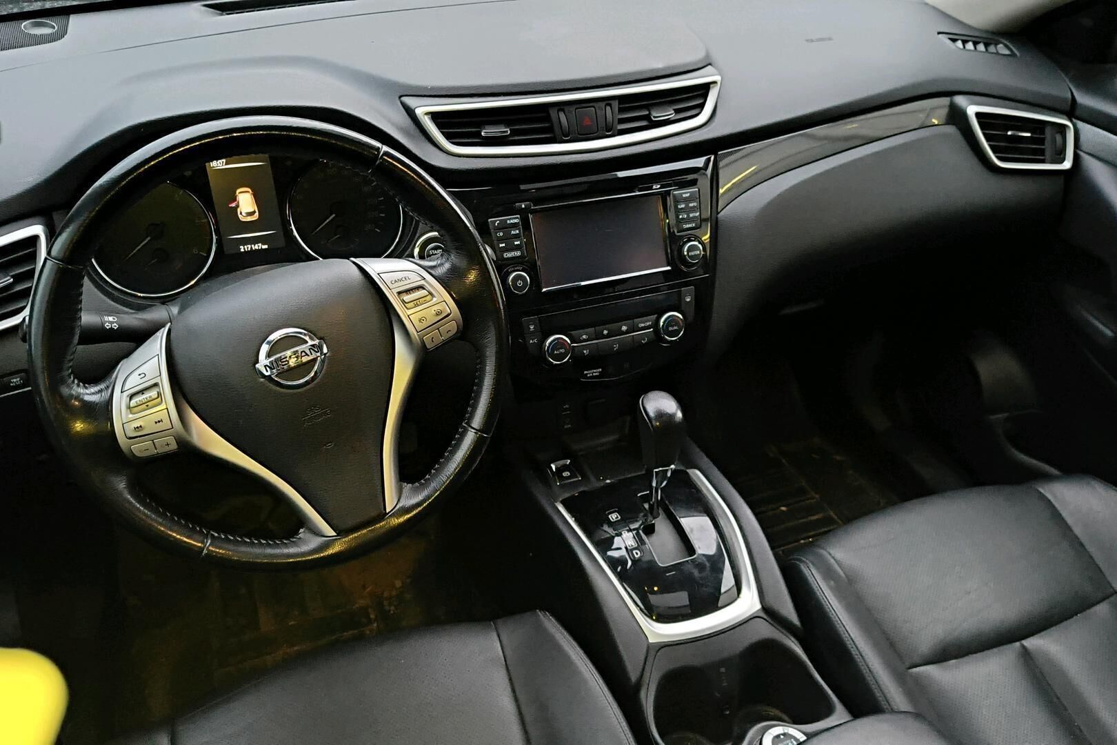 Nissan X-Trail iso kuva 2