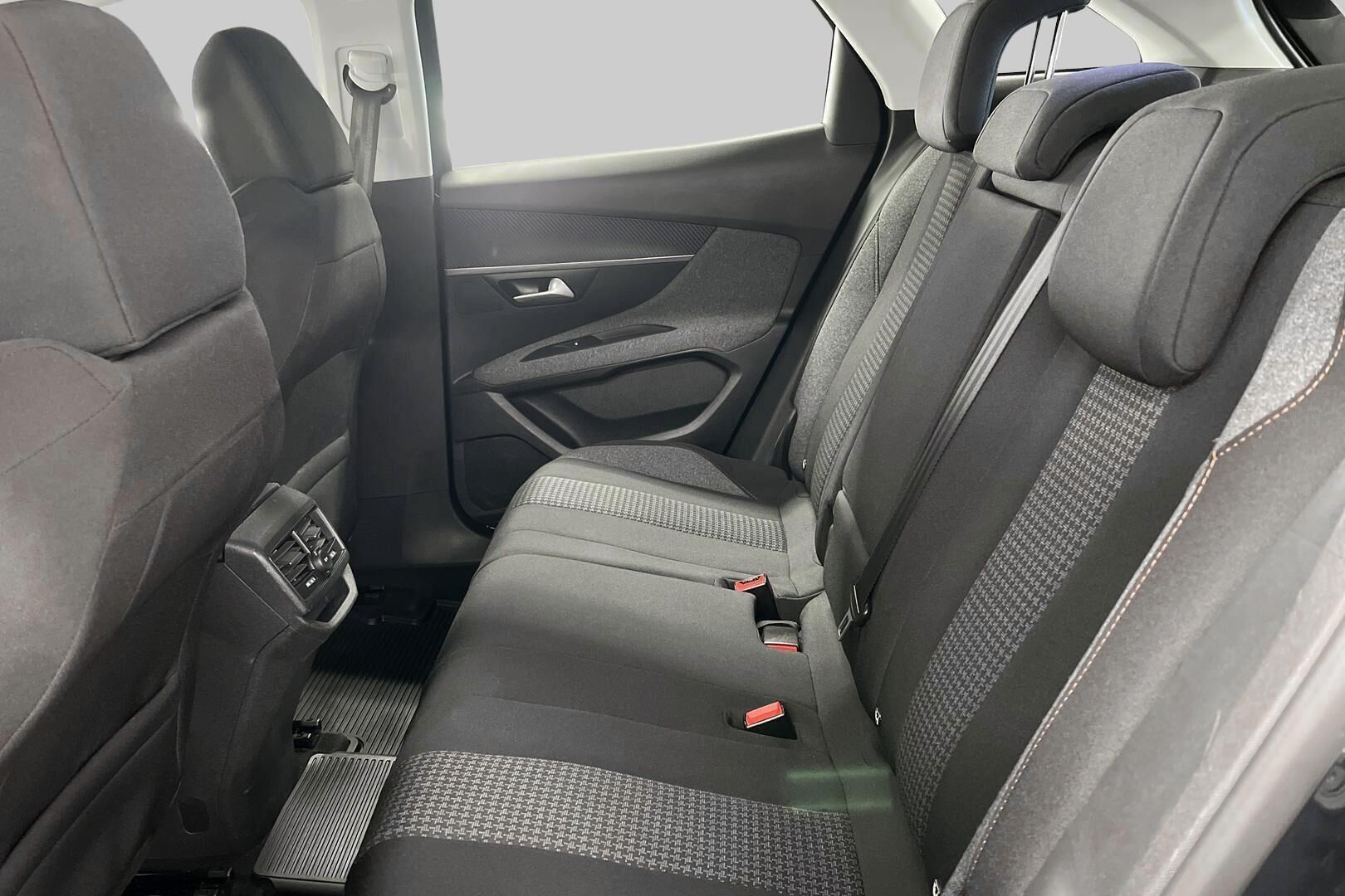 Peugeot 3008 iso kuva 10