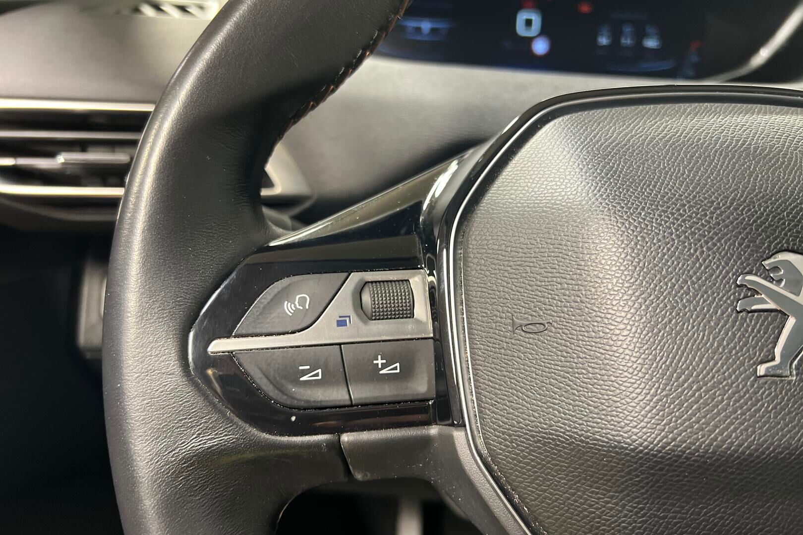 Peugeot 3008 iso kuva 17