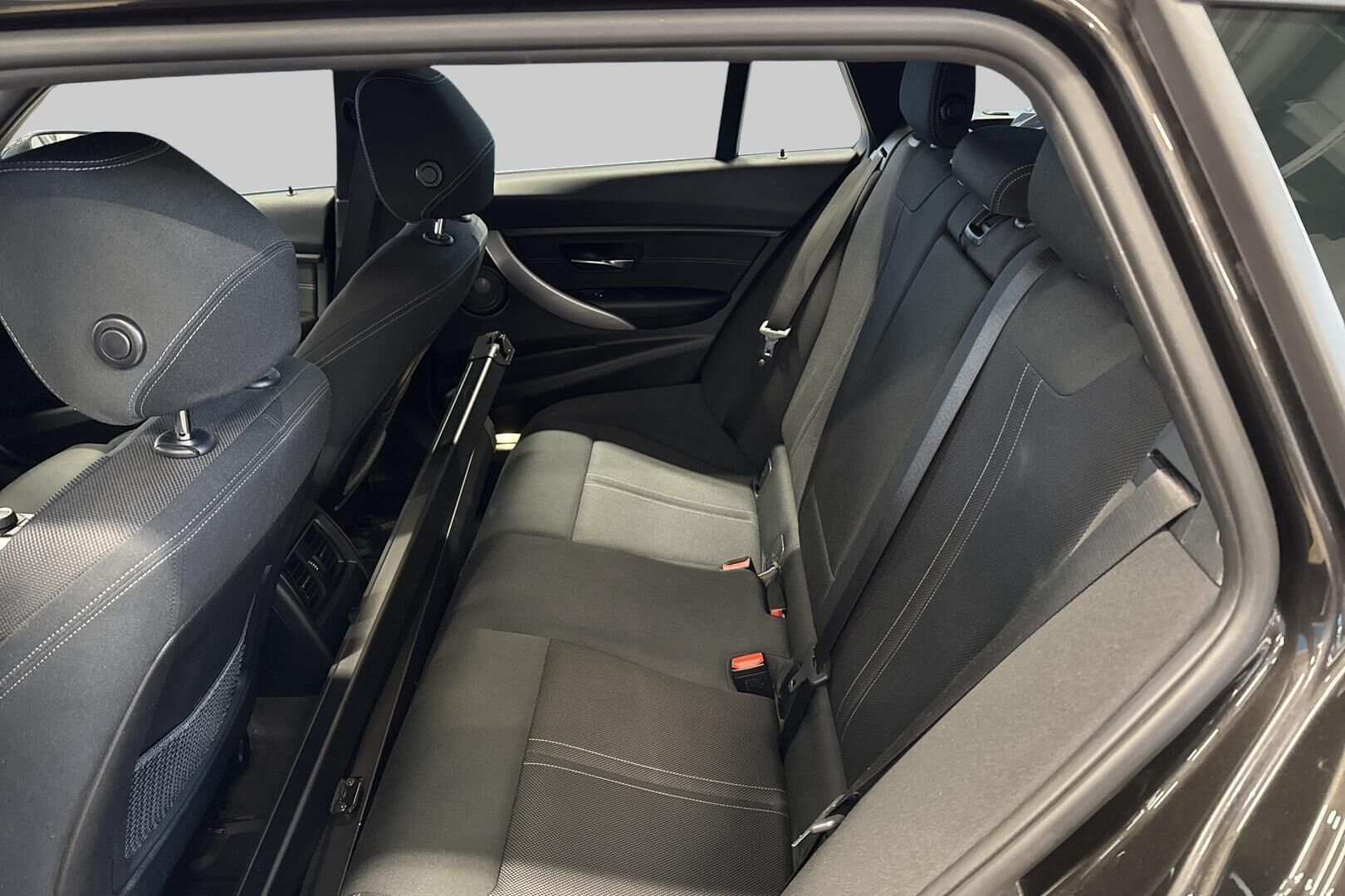 BMW 3-sarja iso kuva 10