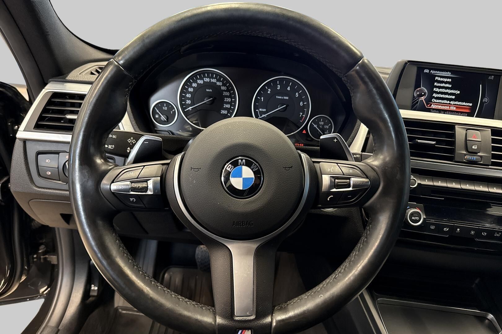 BMW 3-sarja iso kuva 16