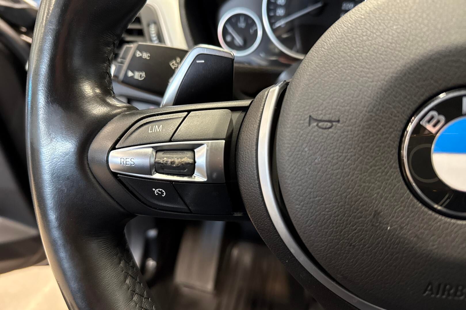 BMW 3-sarja iso kuva 17