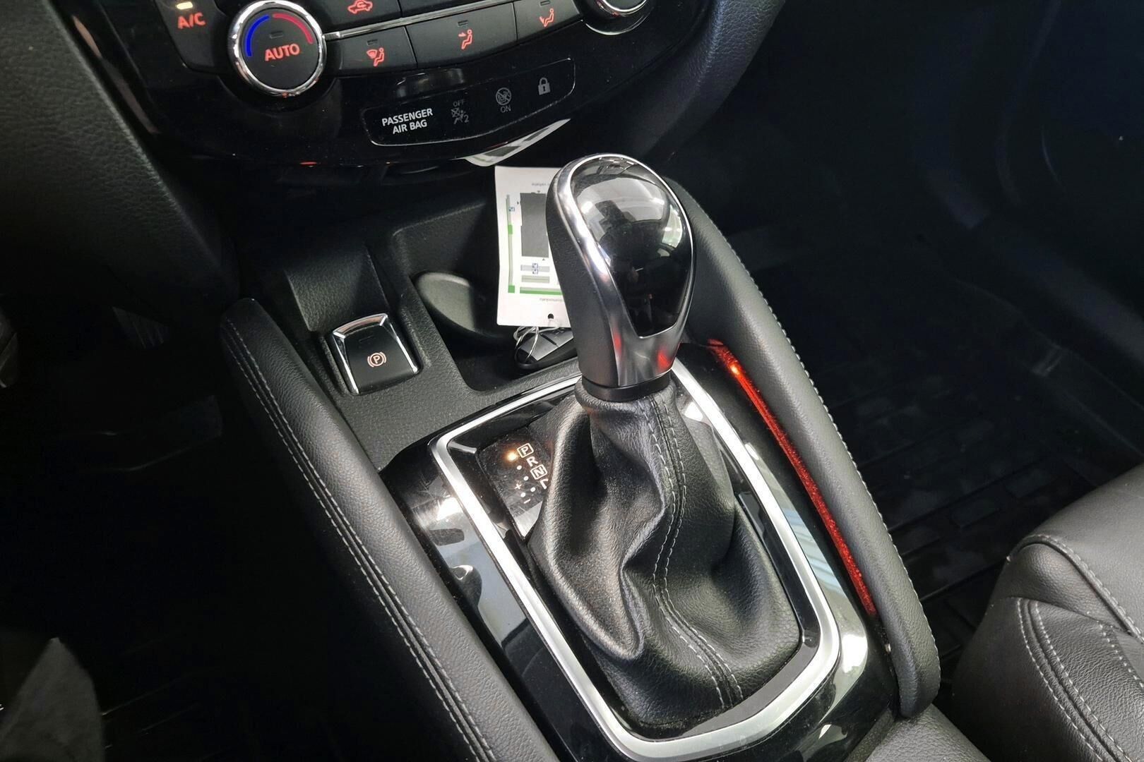 Nissan Qashqai iso kuva 17