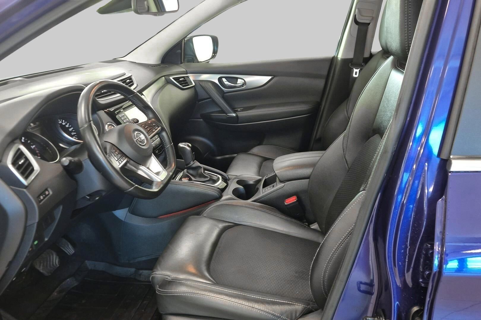 Nissan Qashqai iso kuva 9