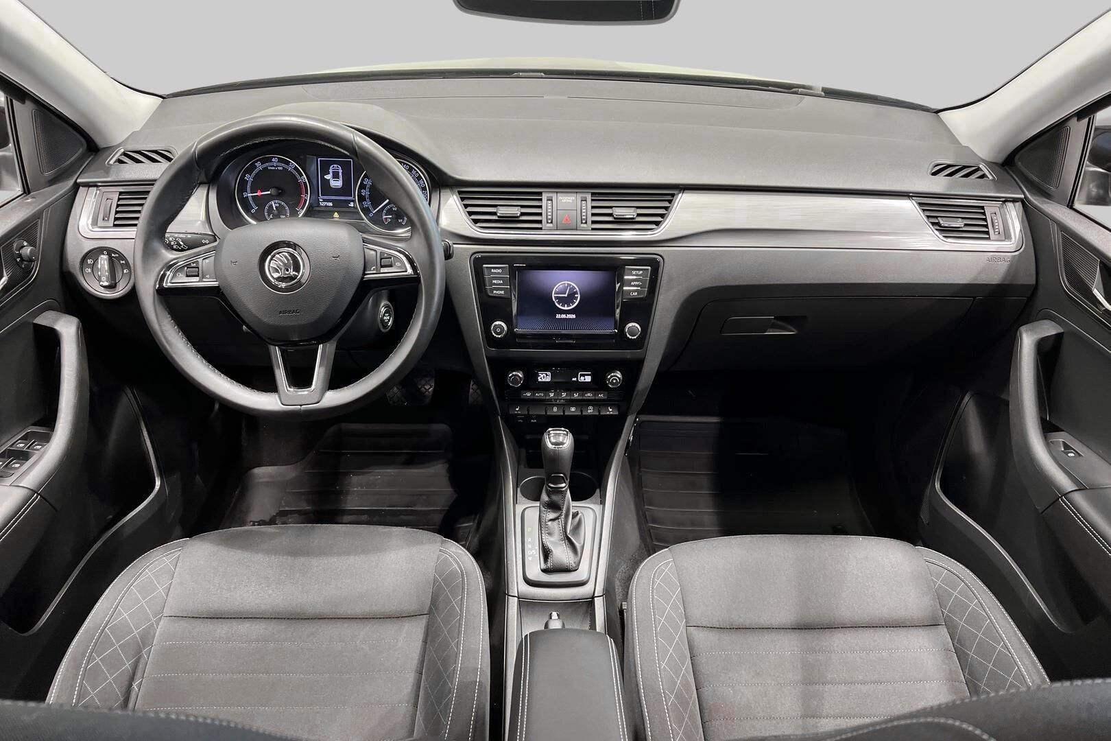 Skoda Rapid iso kuva 11