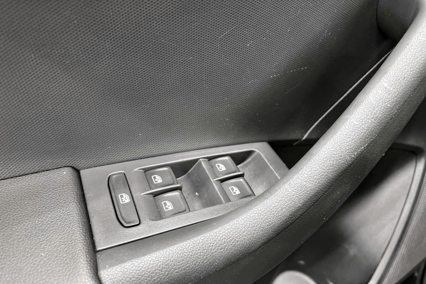 Skoda Rapid iso kuva 22