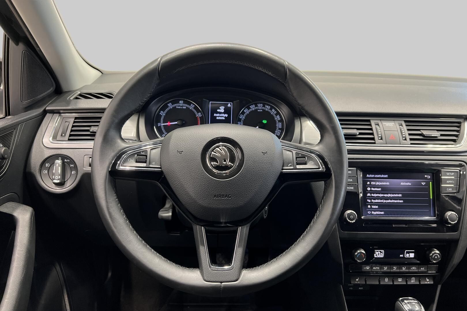 Skoda Rapid iso kuva 24