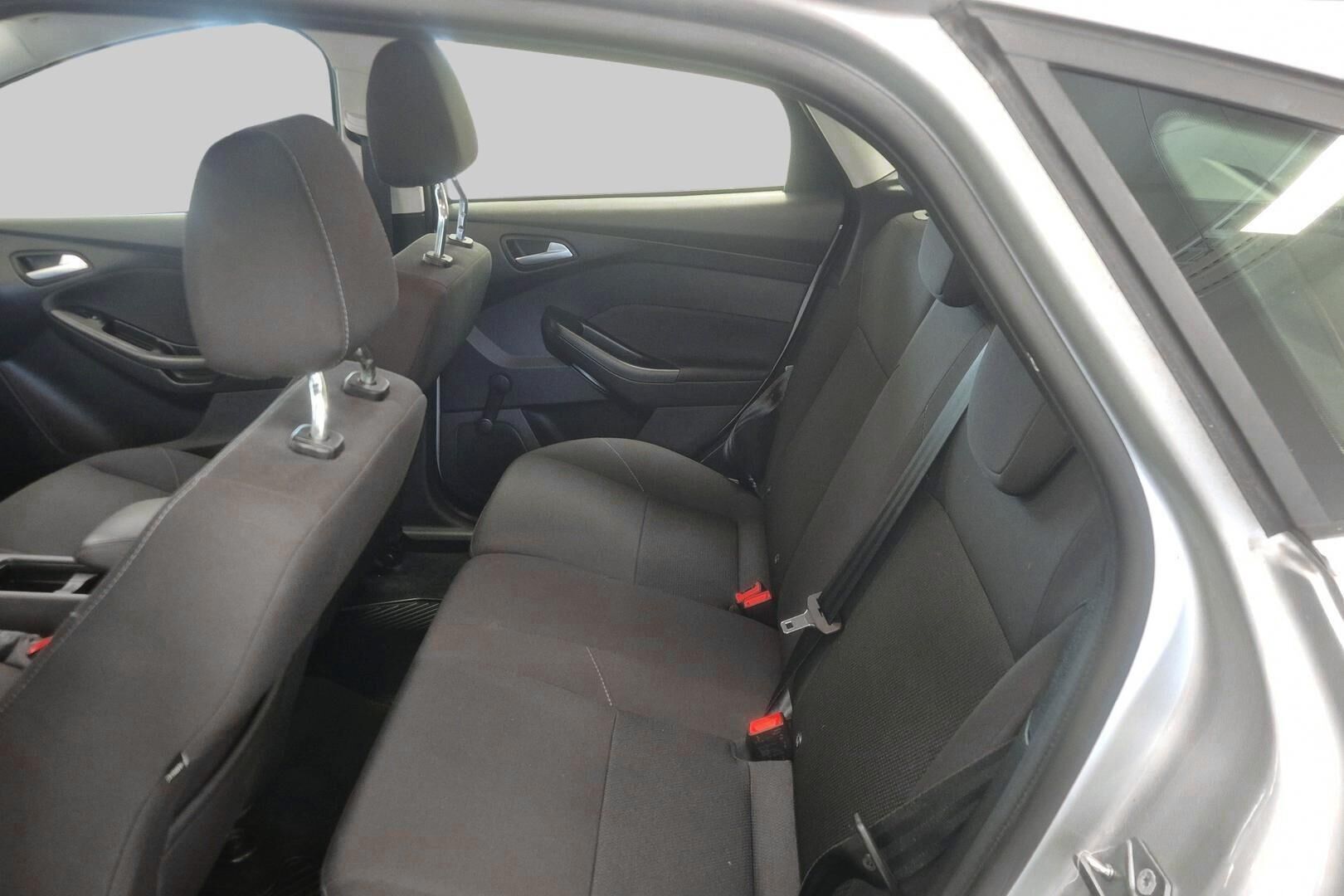 Ford Focus iso kuva 10
