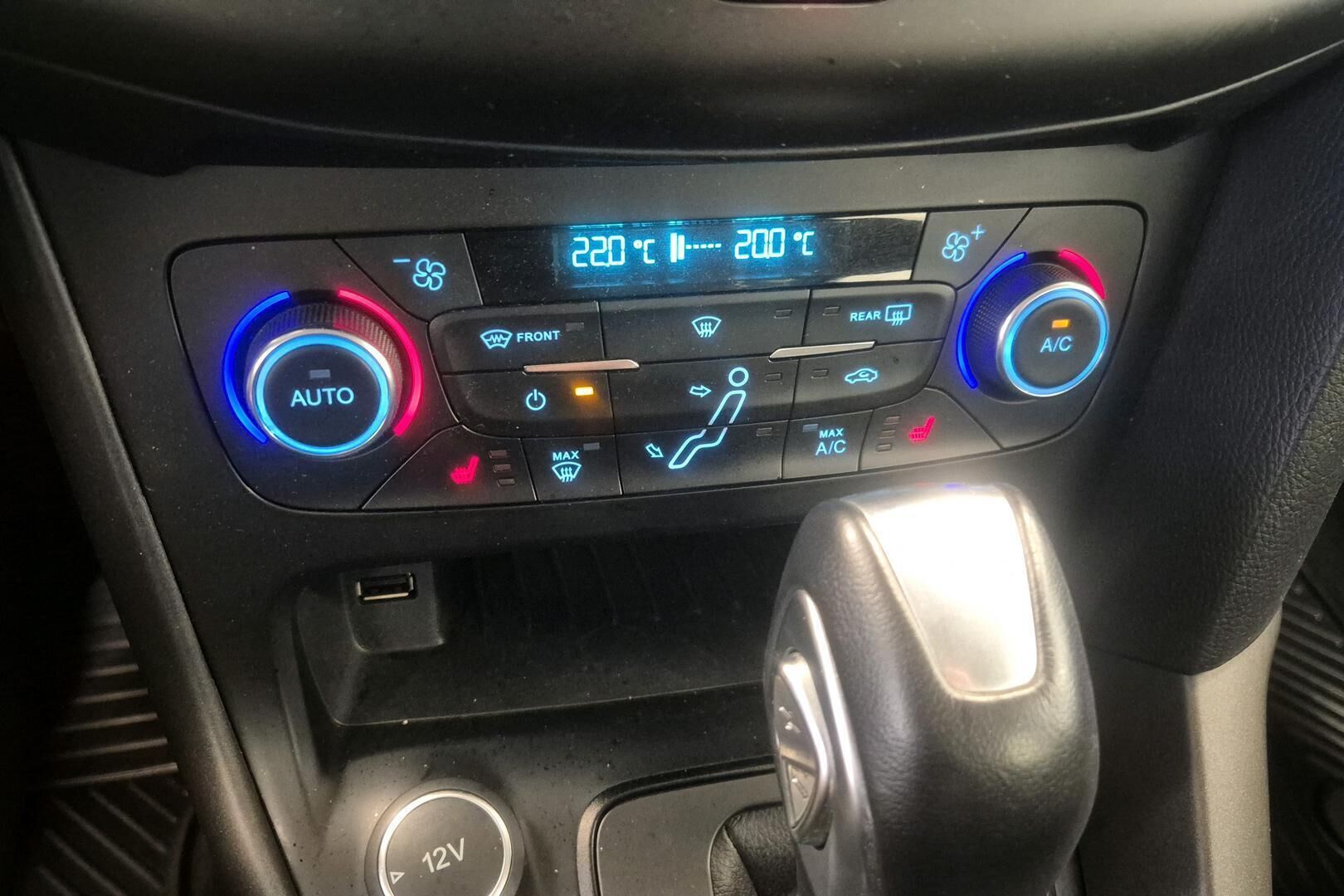 Ford Focus iso kuva 17