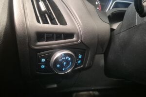 Ford Focus esikatselu 21