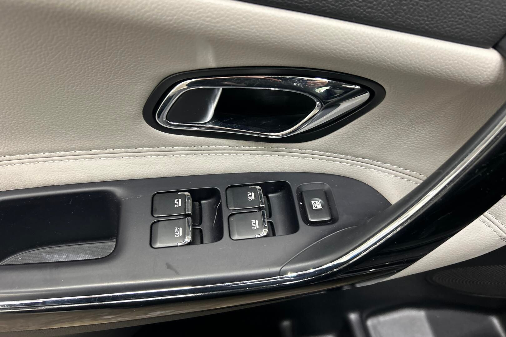 Kia cee'd iso kuva 24