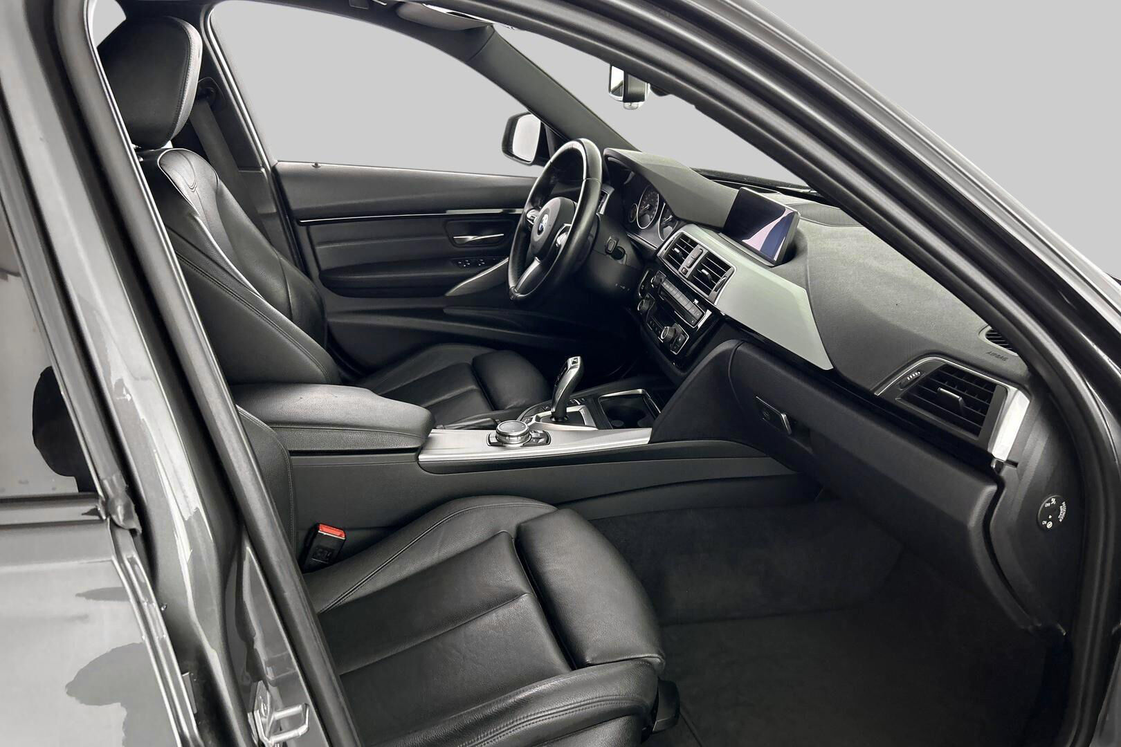 BMW 3-SARJA iso kuva 10