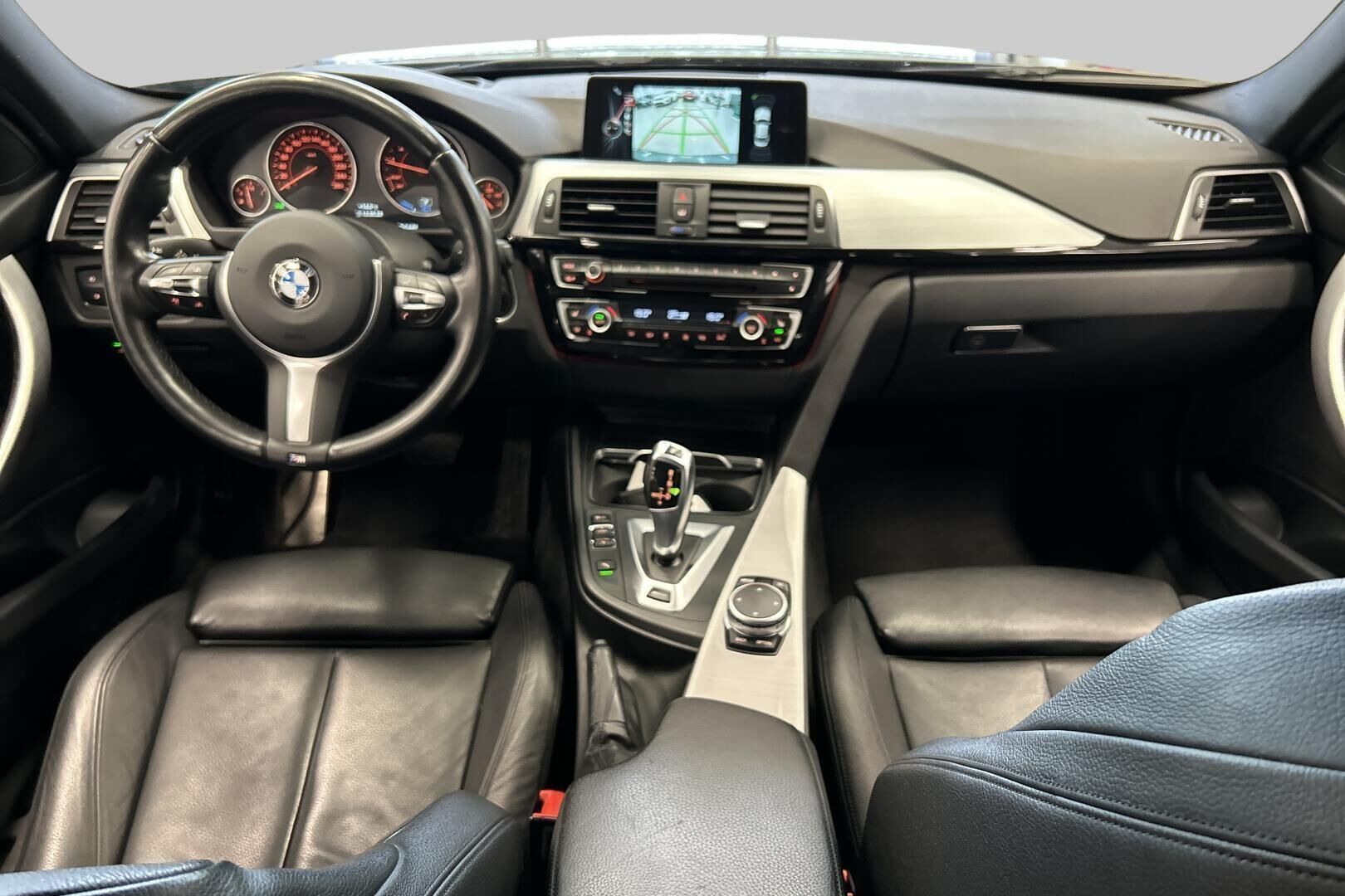 BMW 3-SARJA iso kuva 11