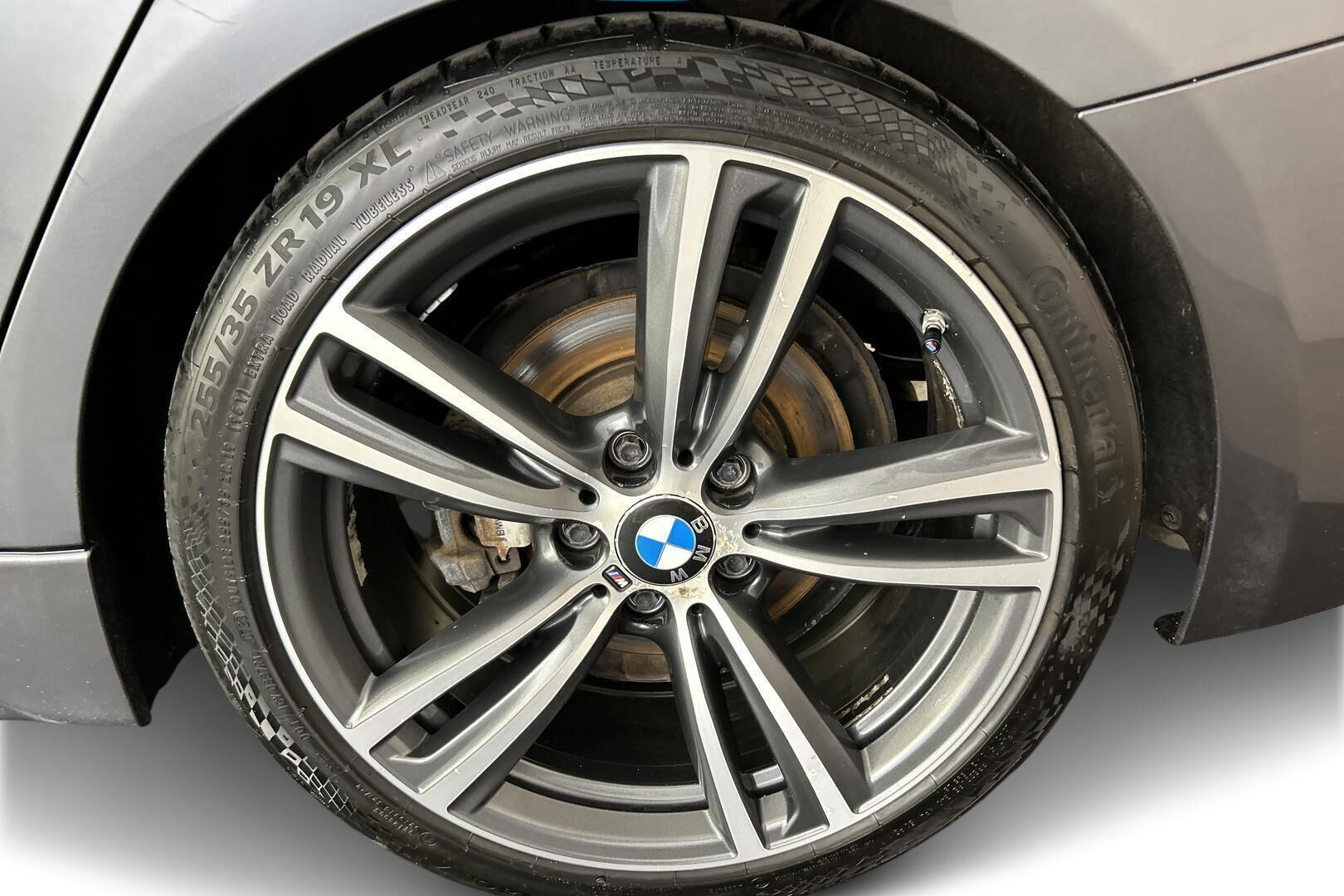BMW 3-SARJA iso kuva 11