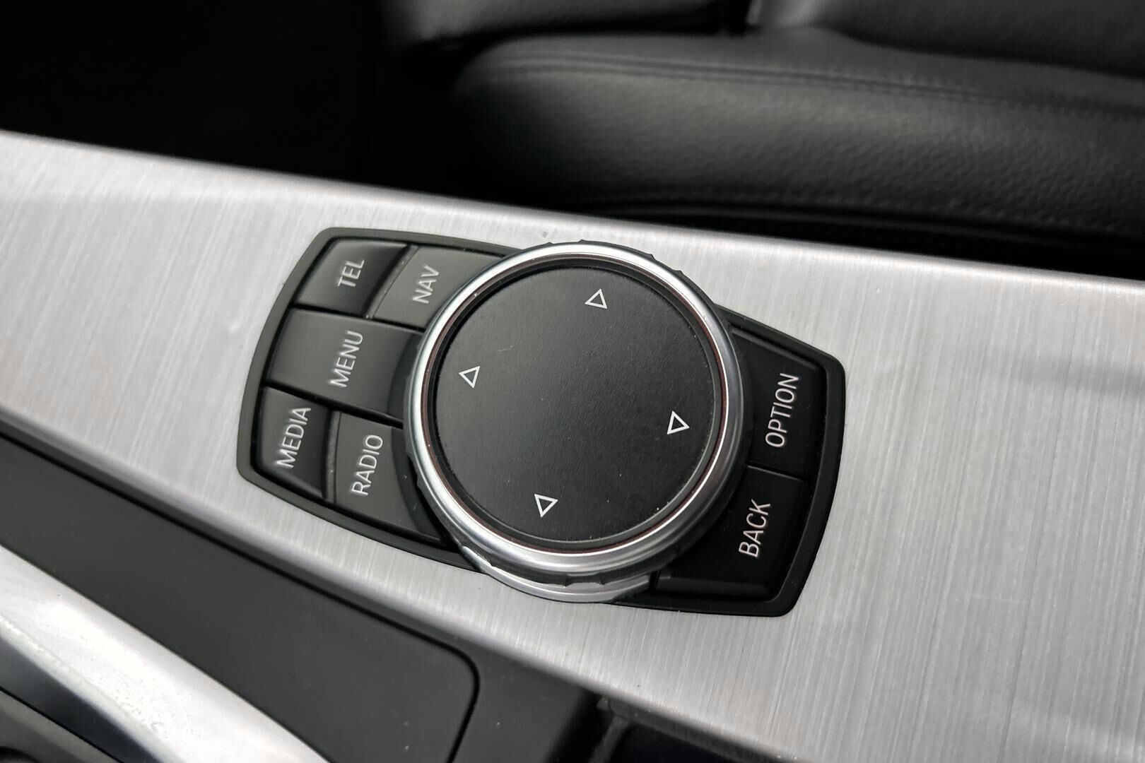BMW 3-SARJA iso kuva 16