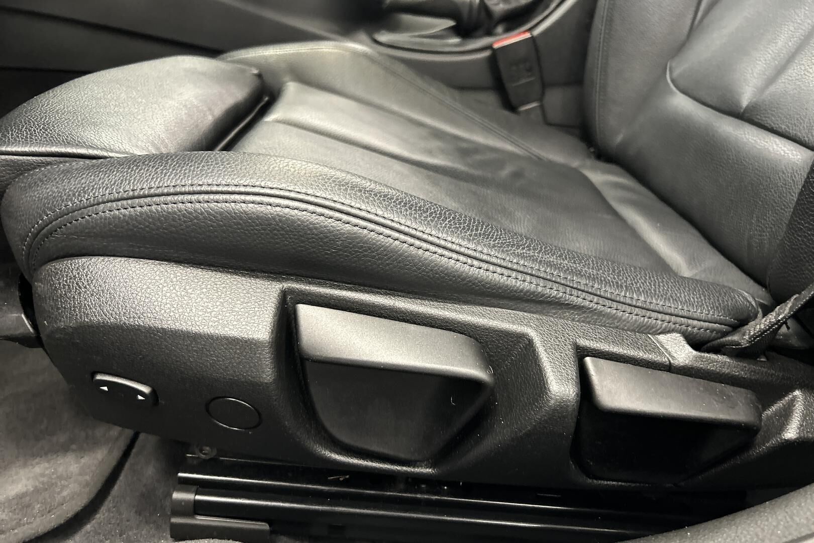 BMW 3-SARJA iso kuva 16