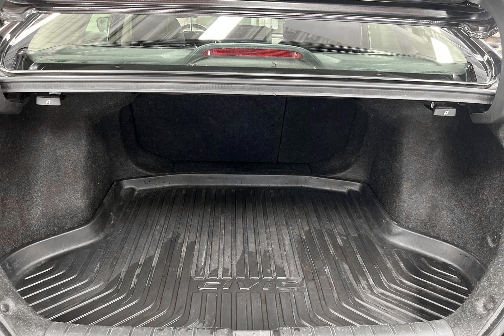 Honda Civic iso kuva 20