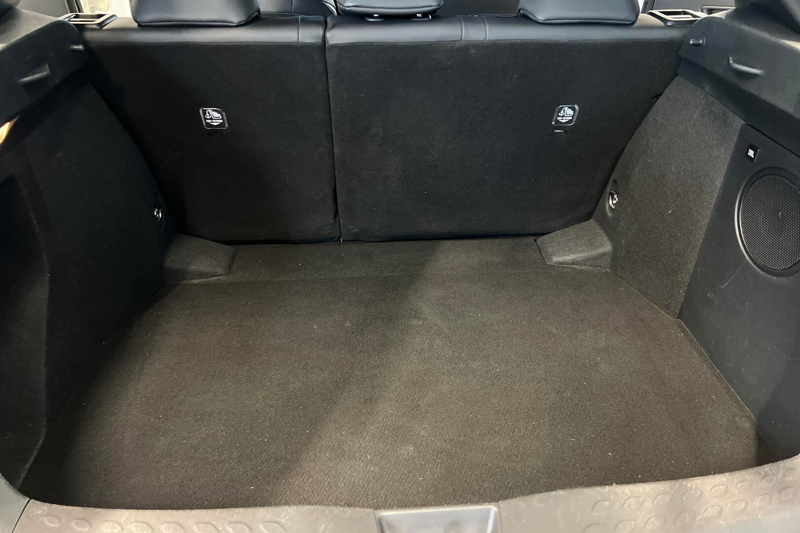 Toyota C-HR iso kuva 11