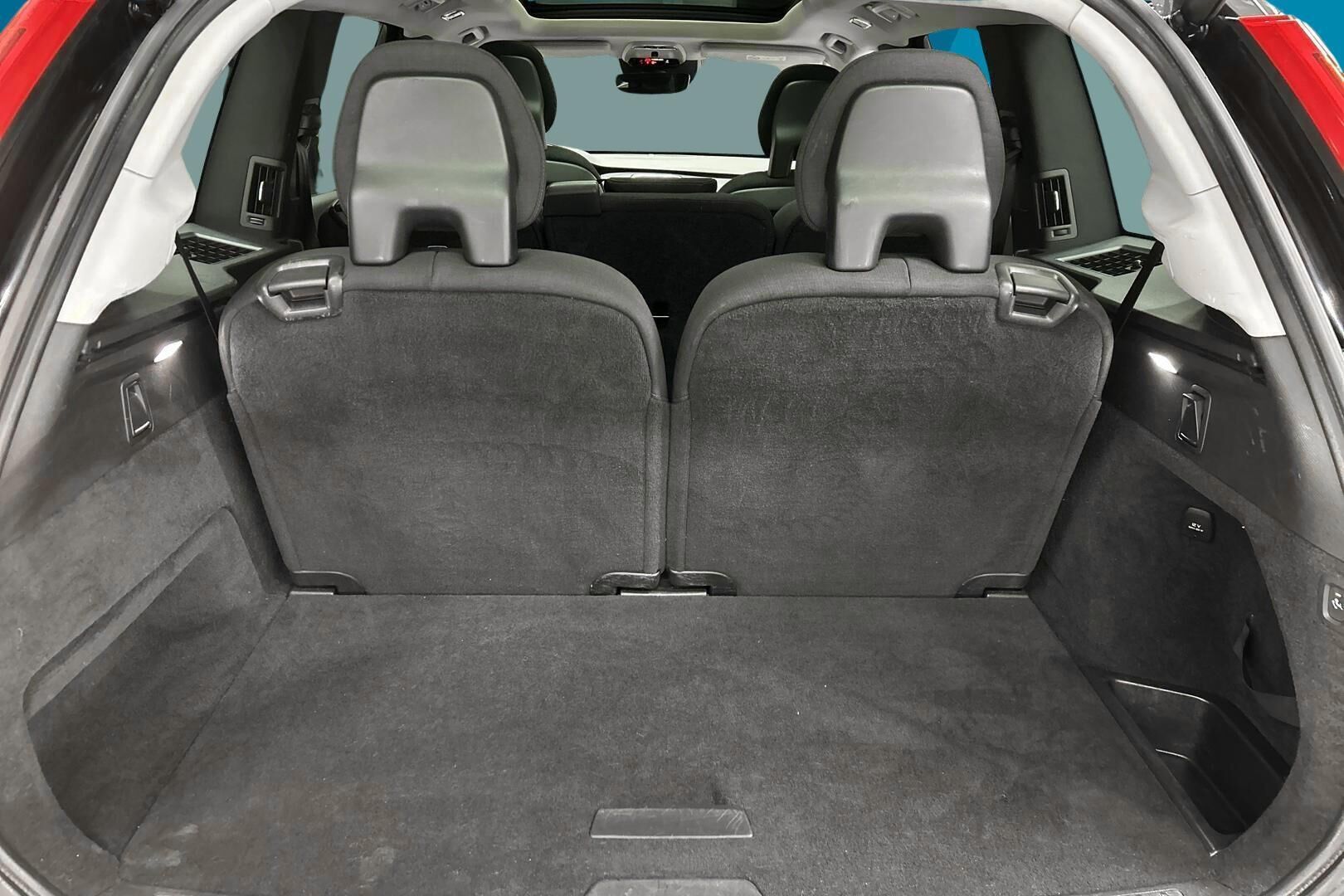 Volvo XC90 iso kuva 9