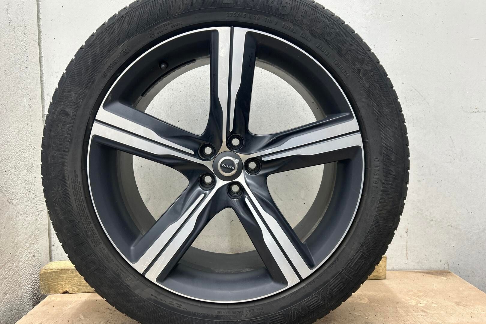 Volvo XC90 iso kuva 10