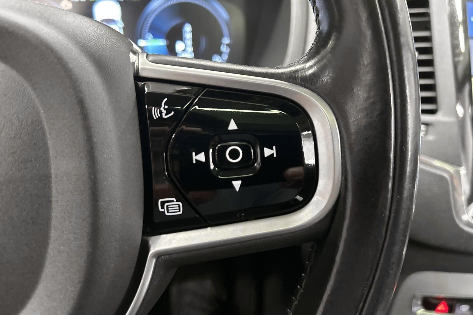 Volvo XC90 iso kuva 16