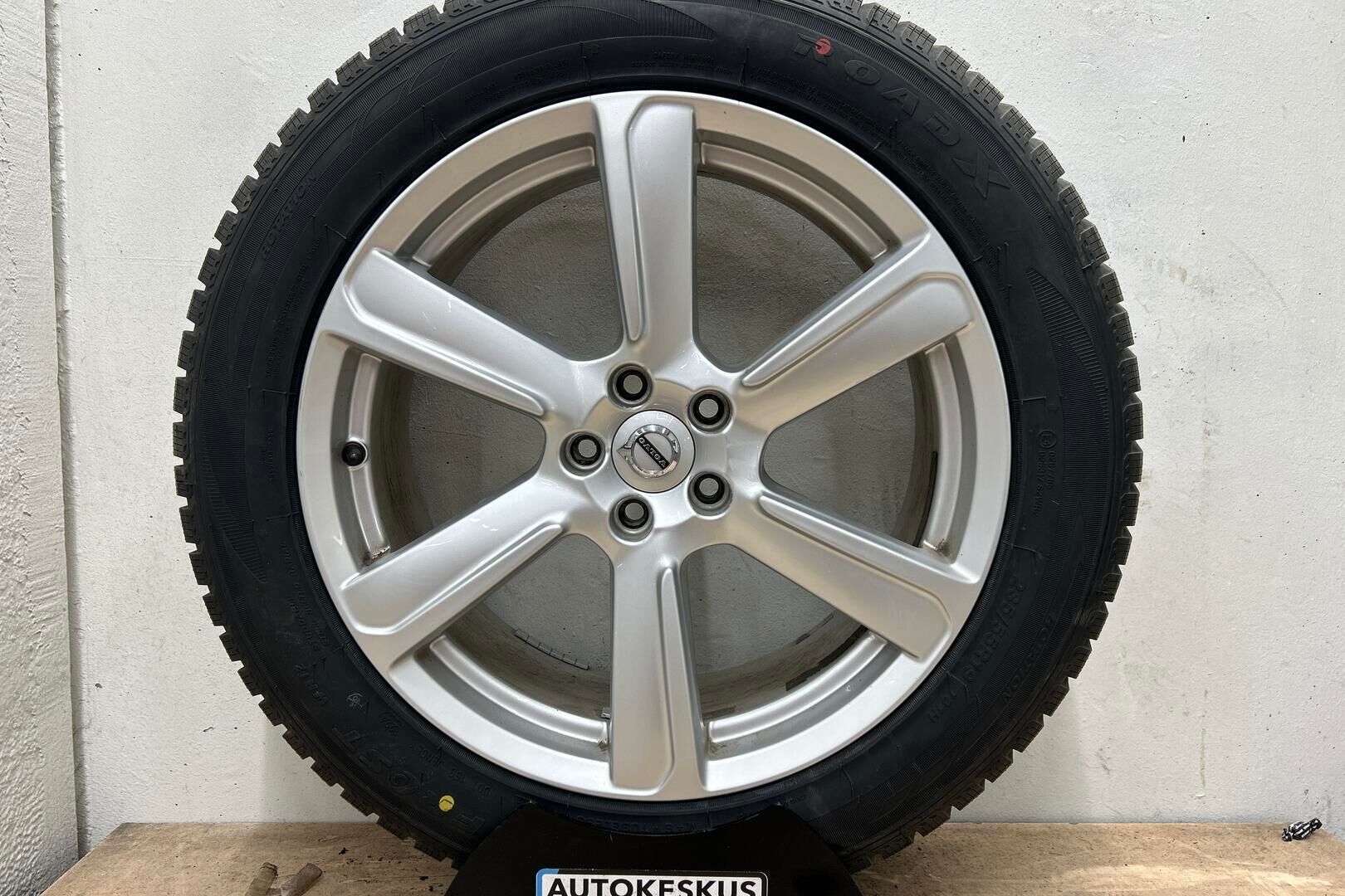 Volvo XC90 iso kuva 13
