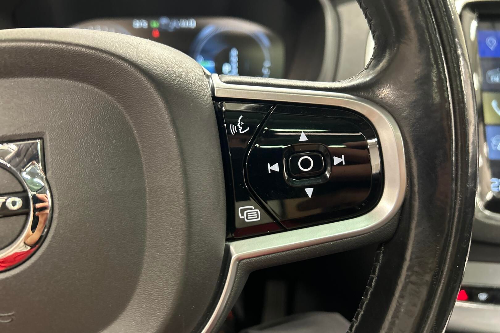 Volvo XC90 iso kuva 17