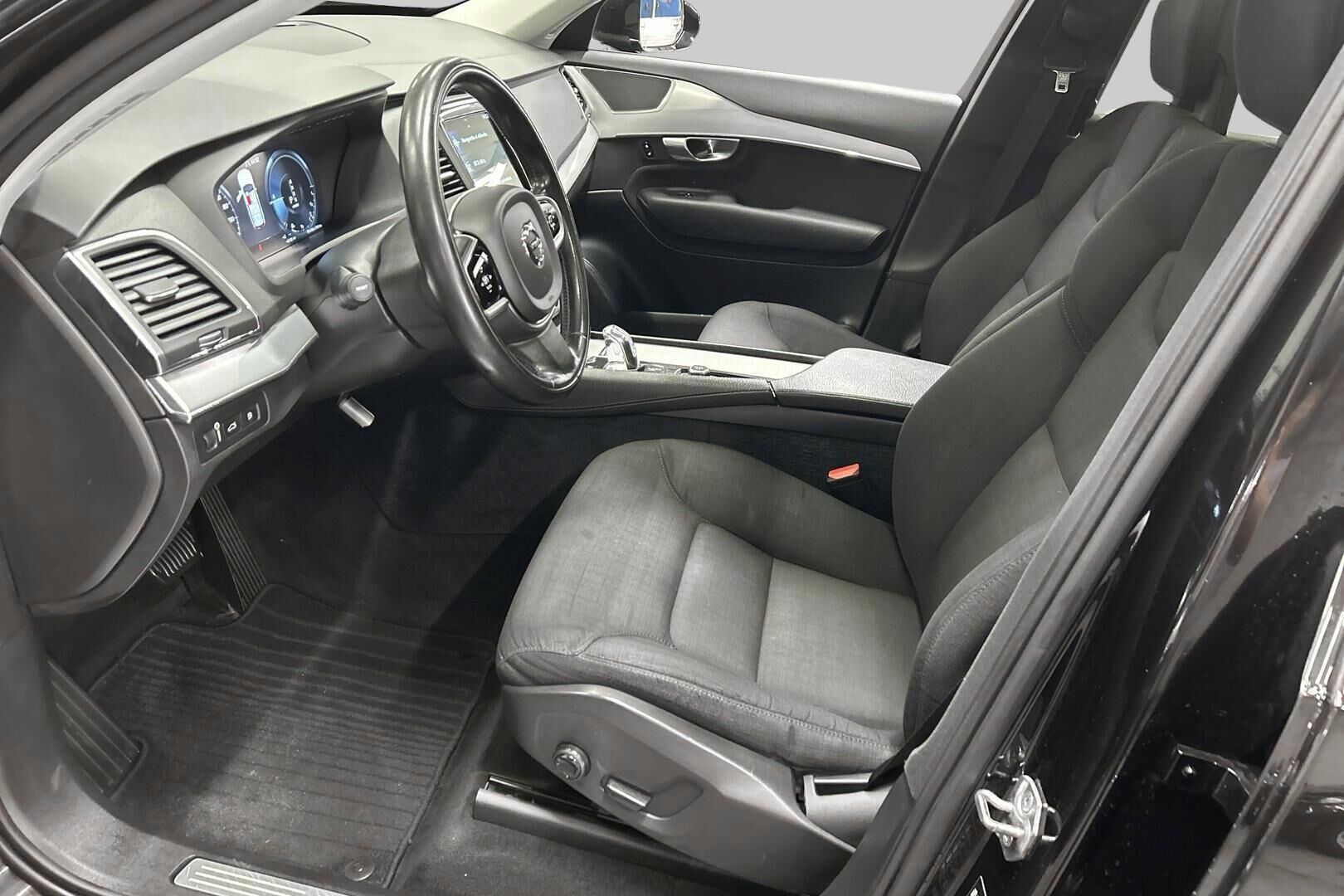 Volvo XC90 iso kuva 7