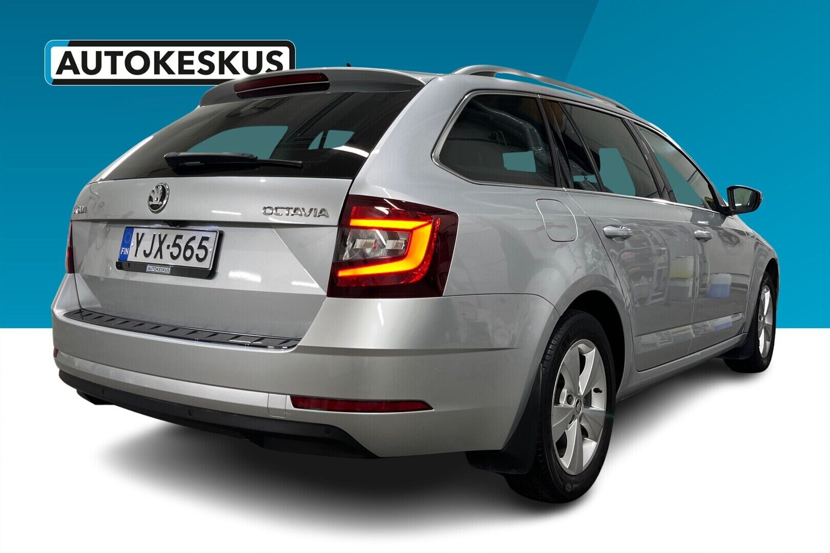 Skoda Octavia iso kuva 2