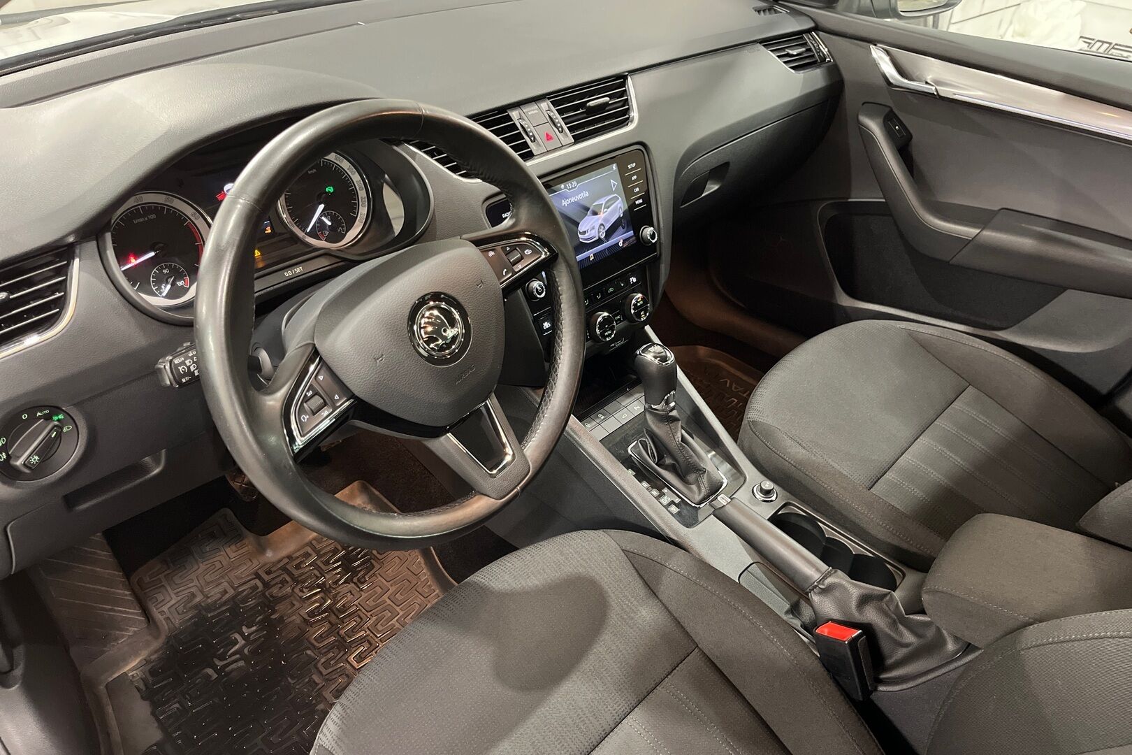 Skoda Octavia iso kuva 7