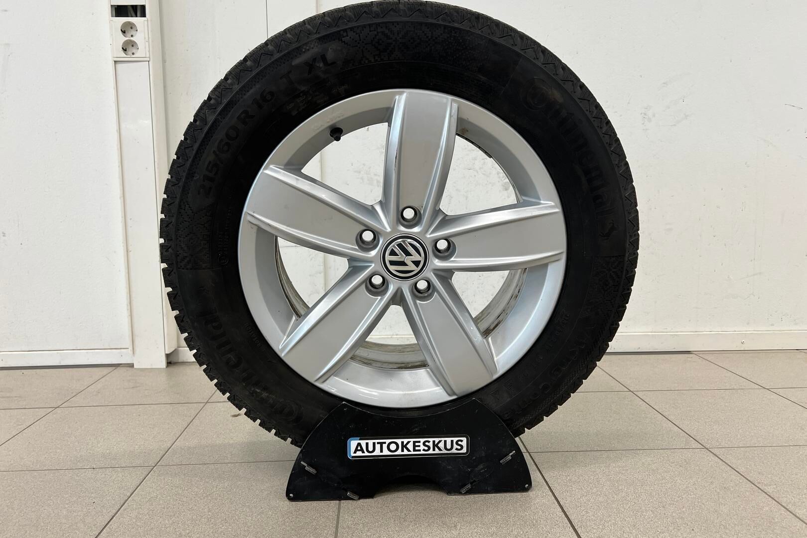 Volkswagen Passat iso kuva 21
