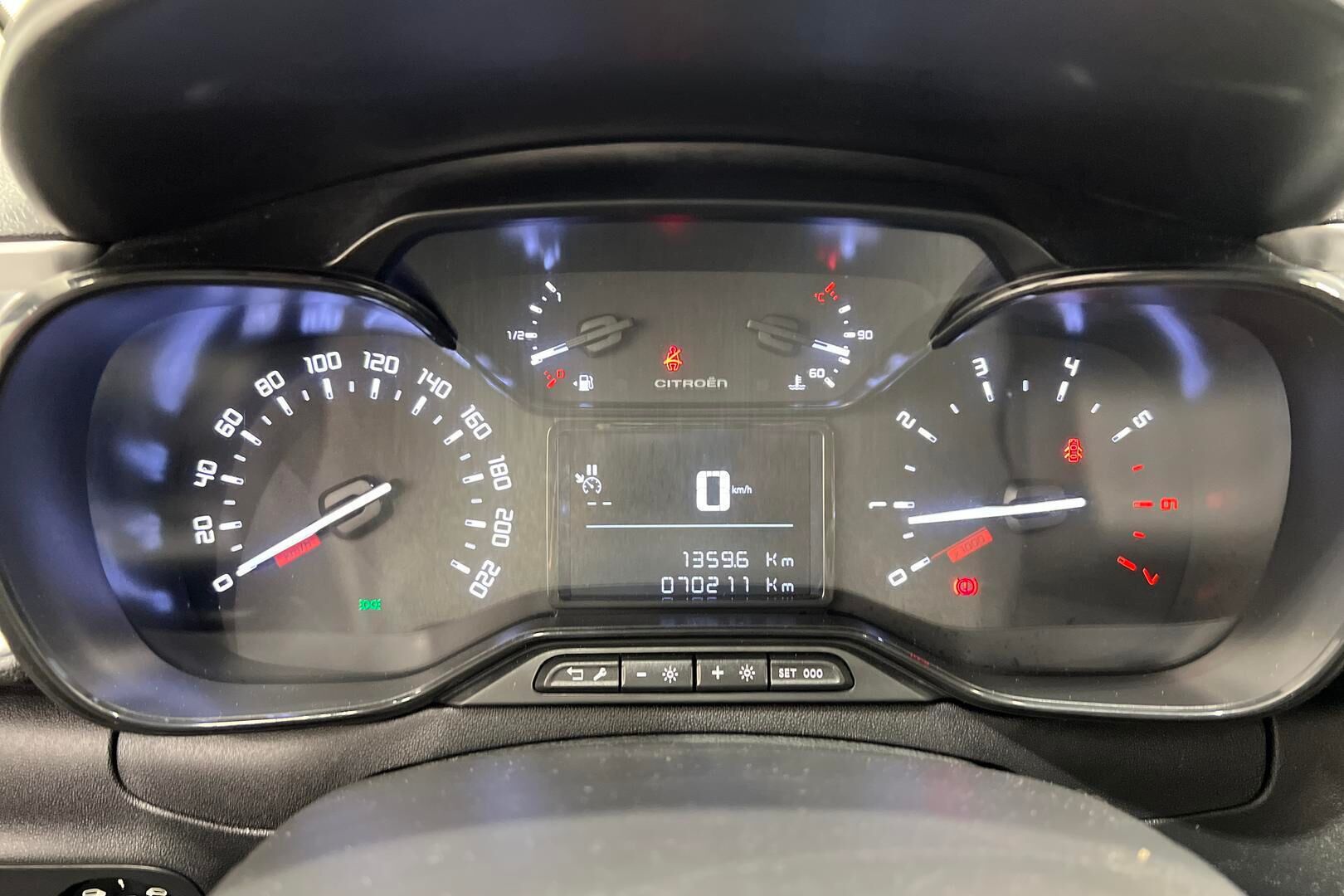 Citroen C3 iso kuva 8