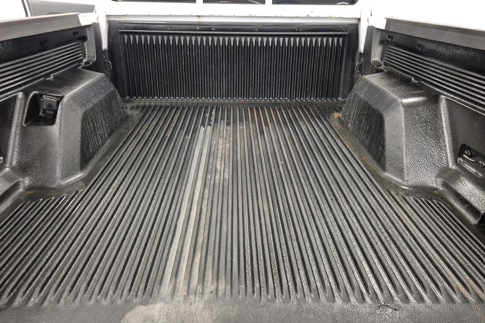 Ford Ranger iso kuva 12