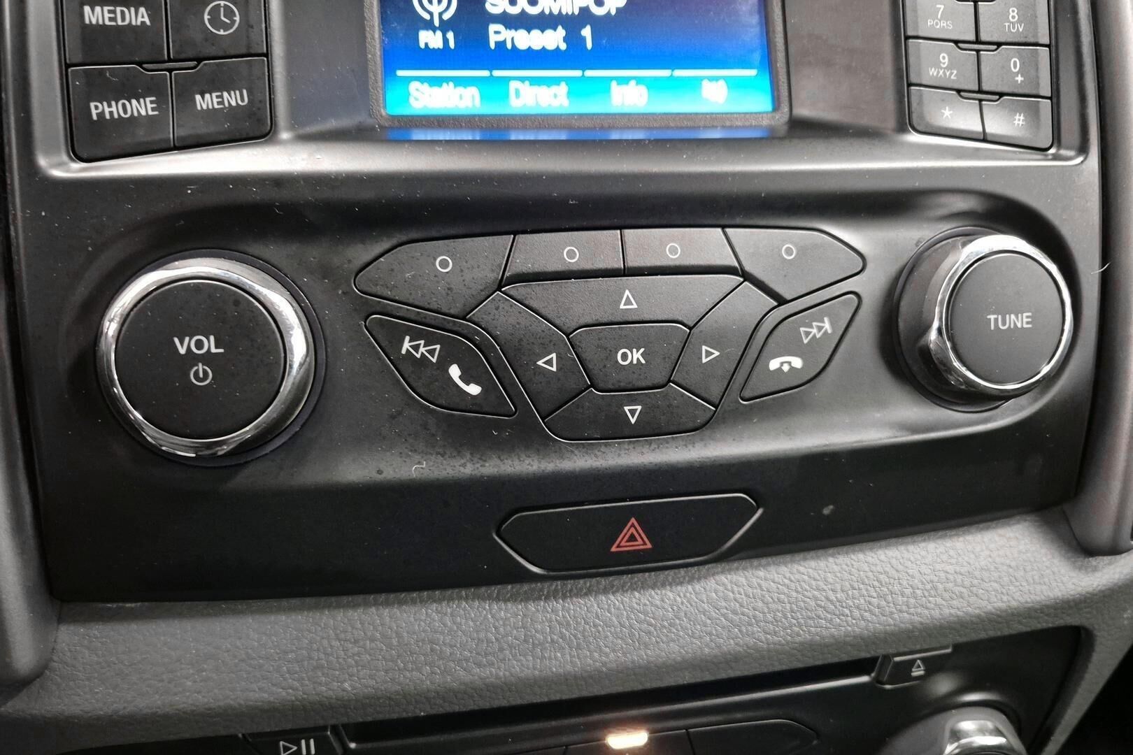 Ford Ranger iso kuva 16