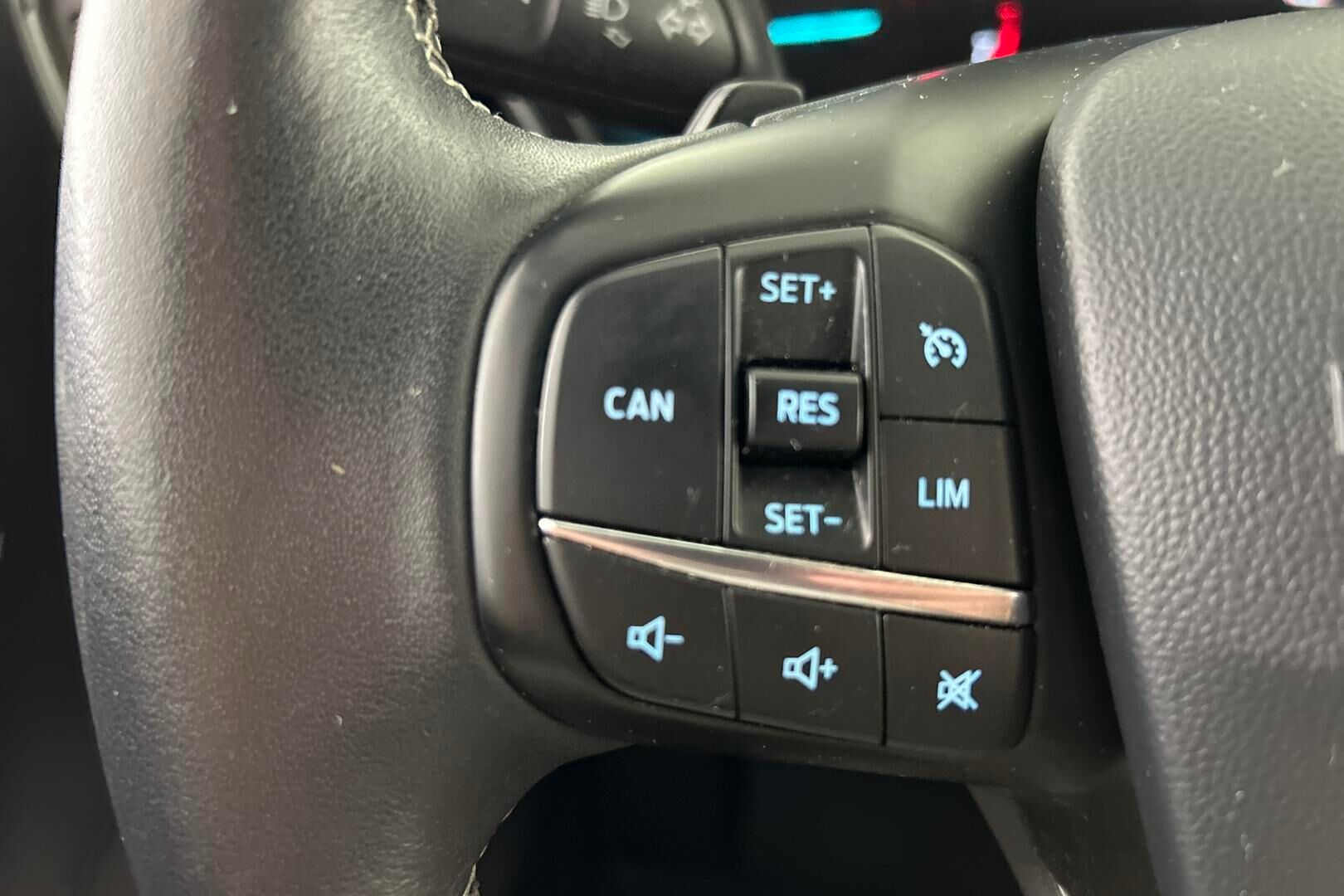 Ford Fiesta iso kuva 19