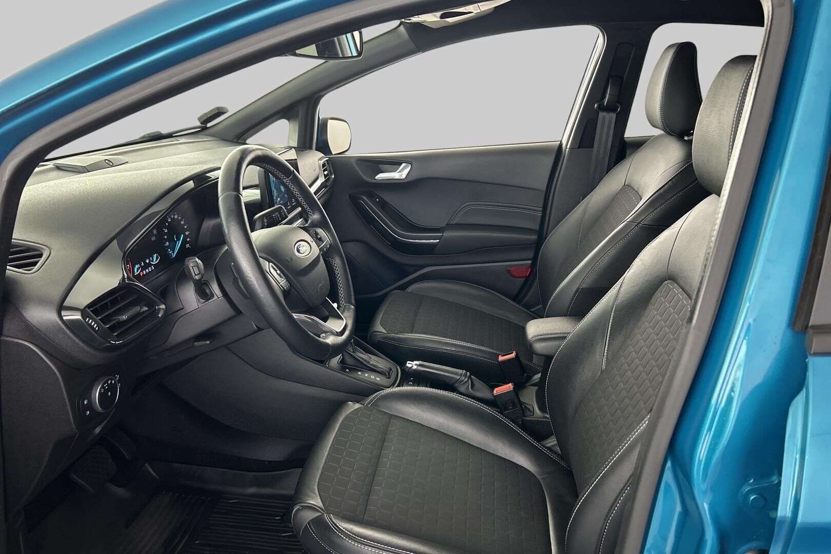 Ford Fiesta iso kuva 8