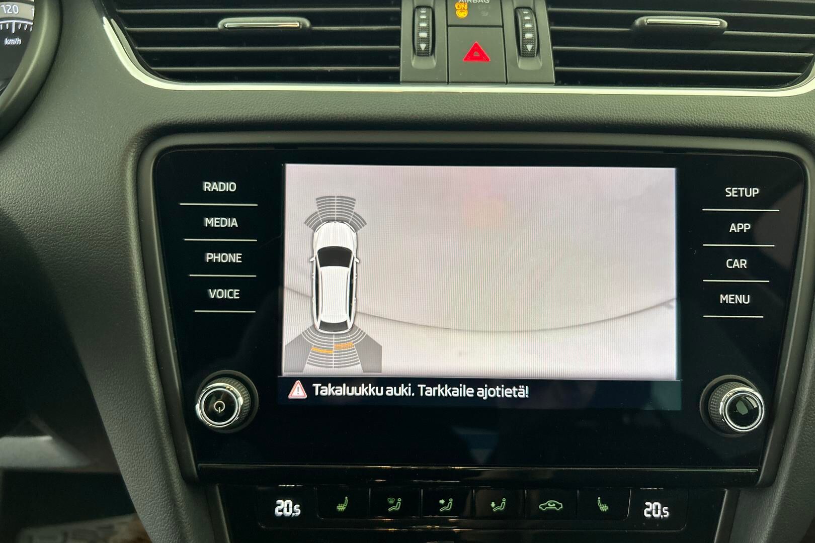 Skoda Octavia iso kuva 17