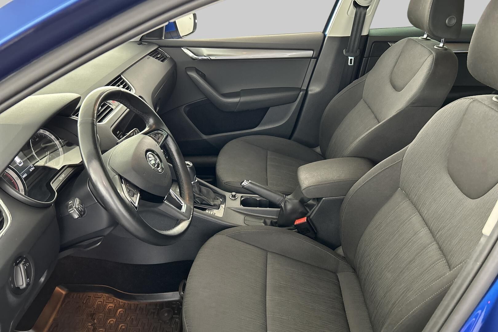 Skoda Octavia iso kuva 9
