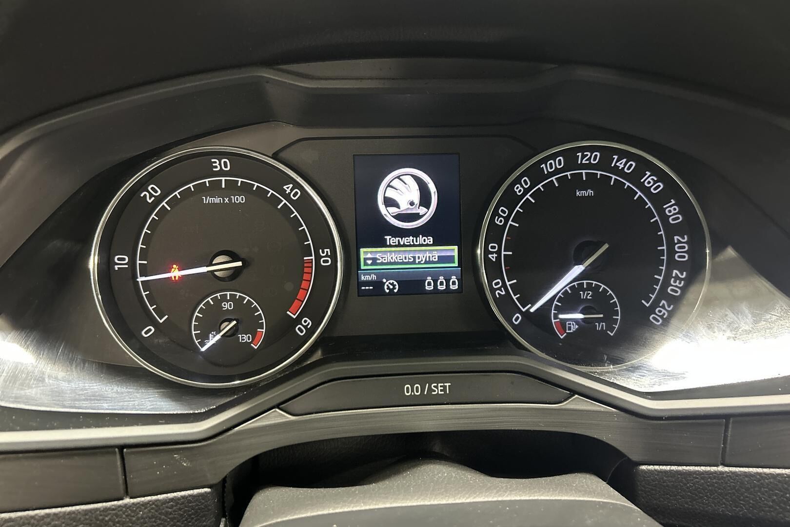 Skoda Superb iso kuva 11