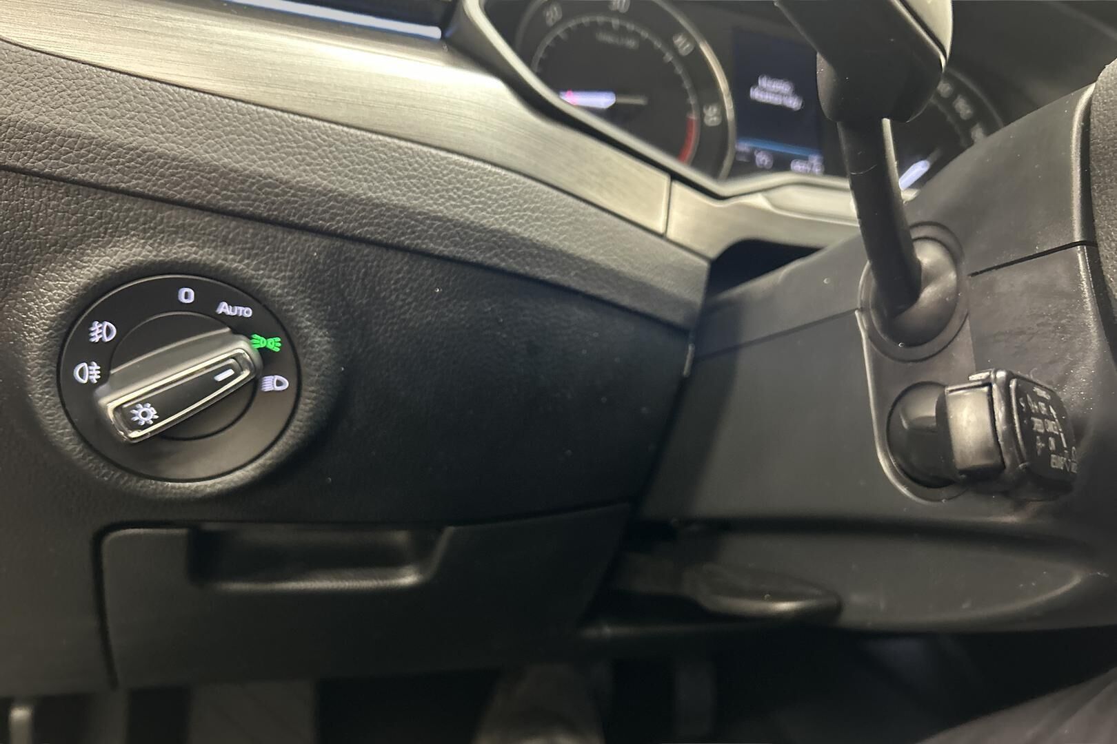 Skoda Superb iso kuva 15