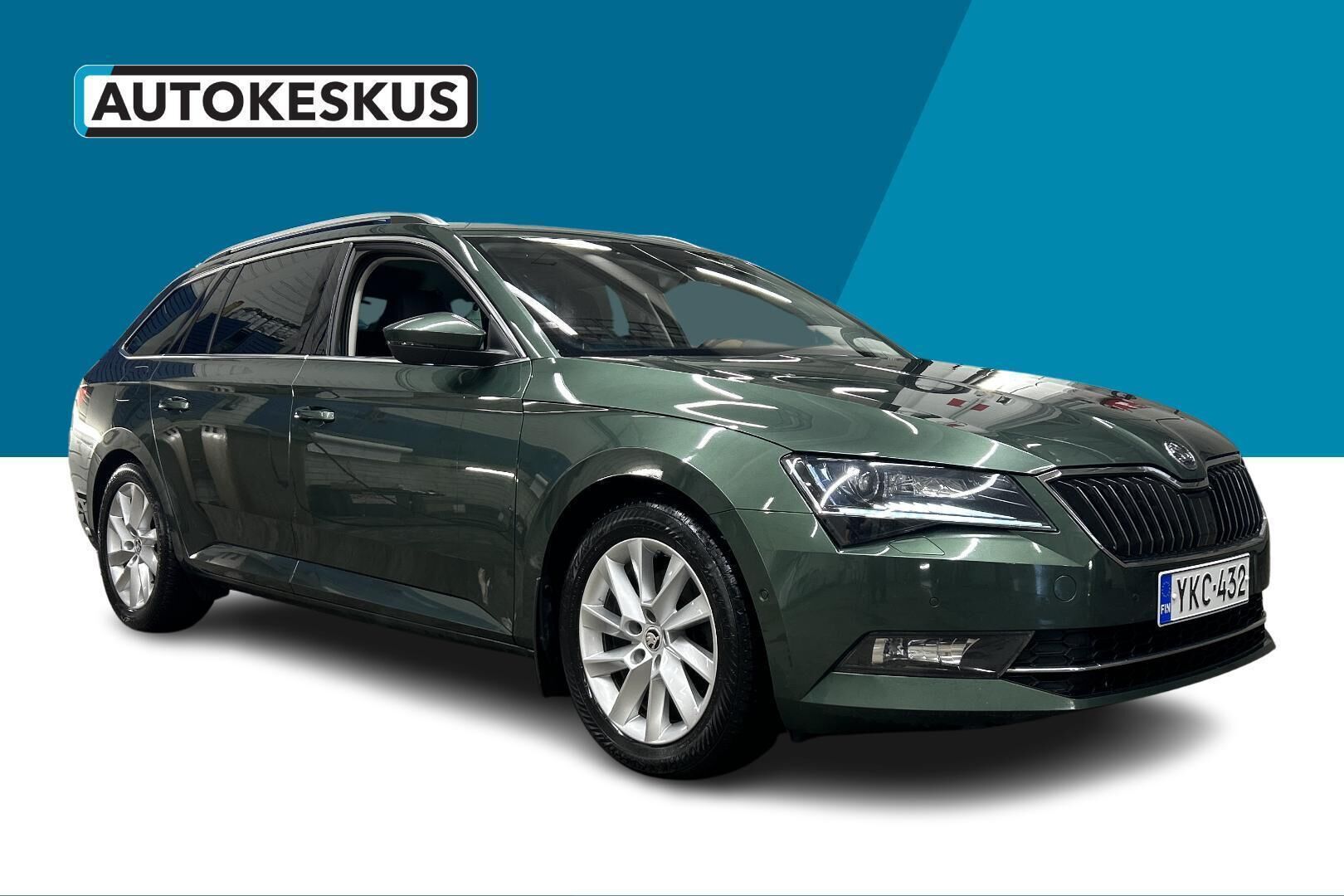 Skoda Superb iso kuva 2