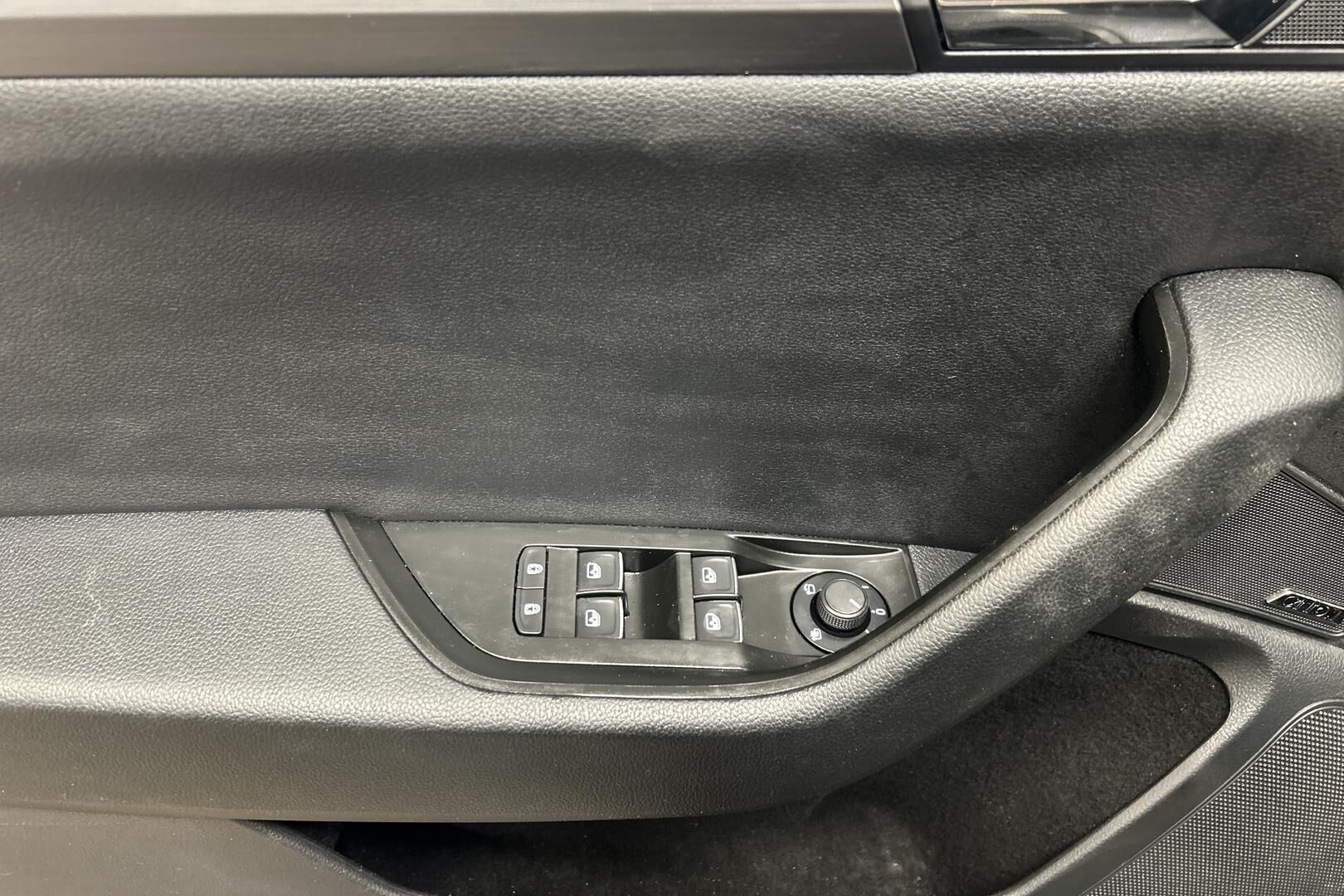 Skoda Superb iso kuva 16