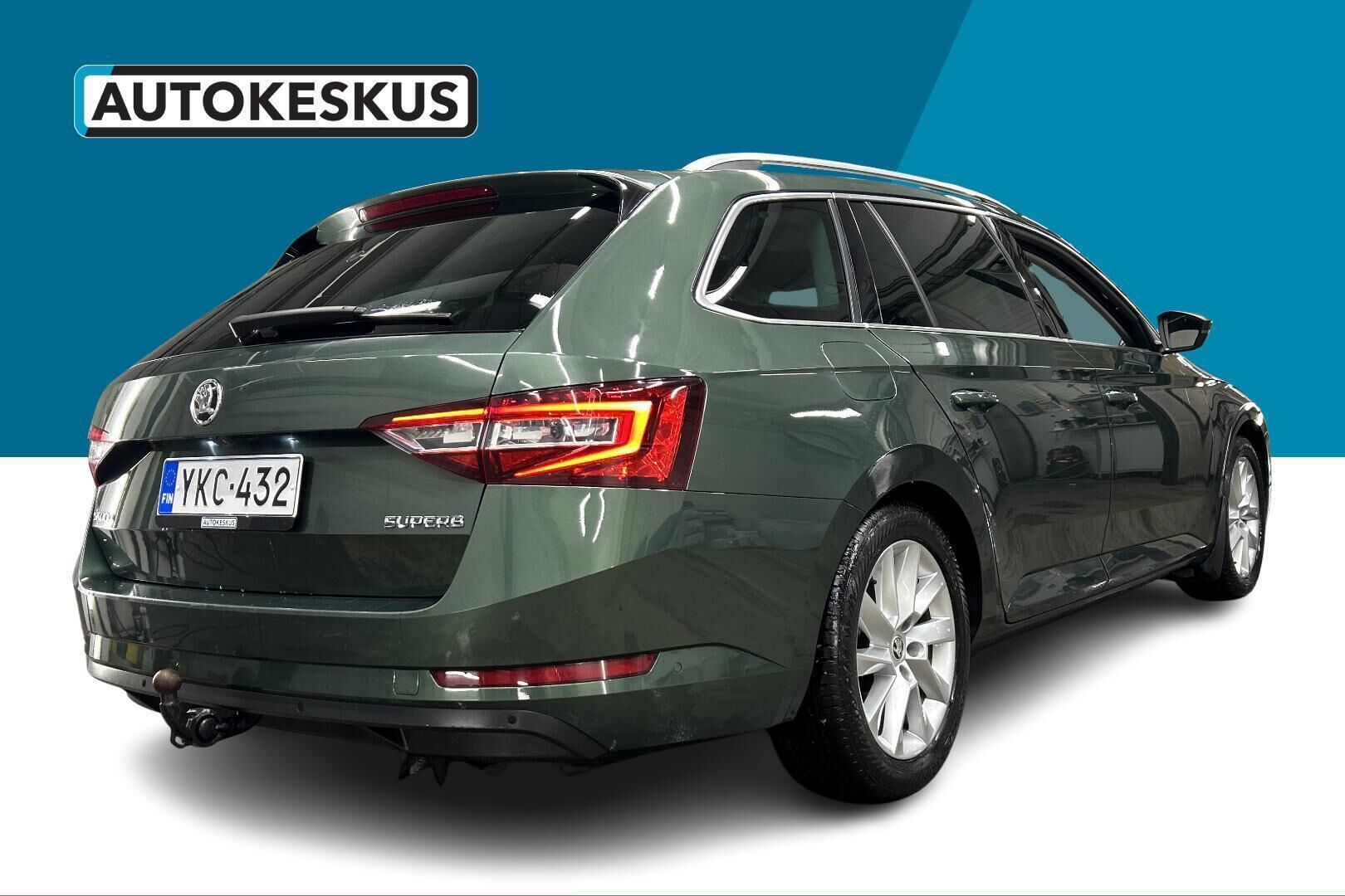 Skoda Superb iso kuva 4