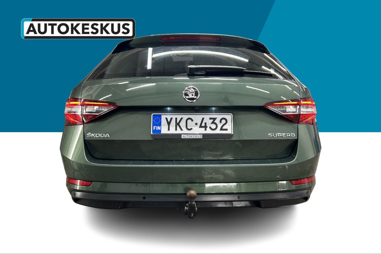 Skoda Superb iso kuva 21