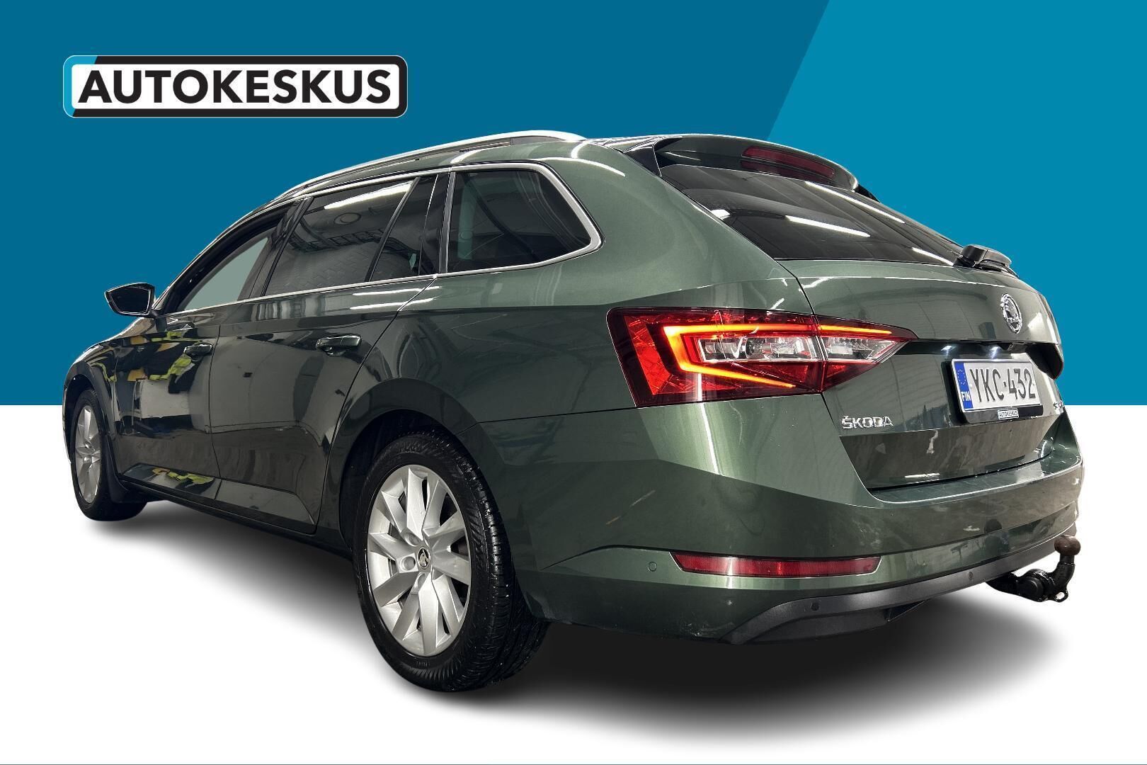 Skoda Superb iso kuva 5