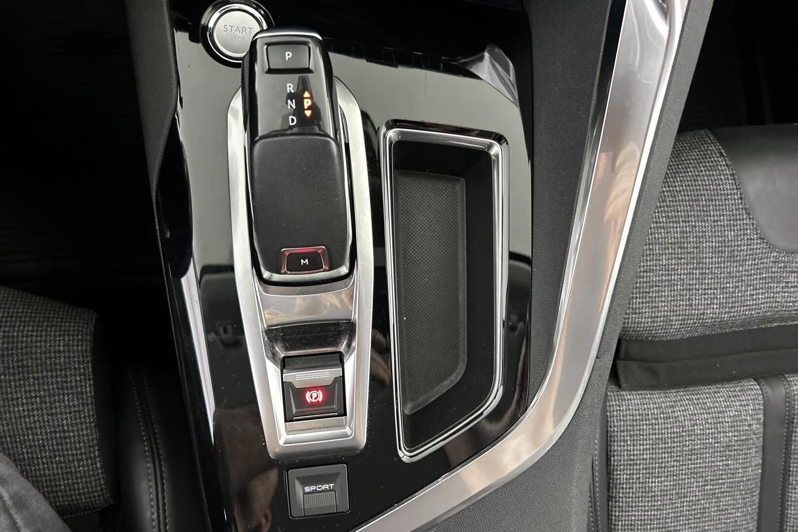 Peugeot 3008 iso kuva 17