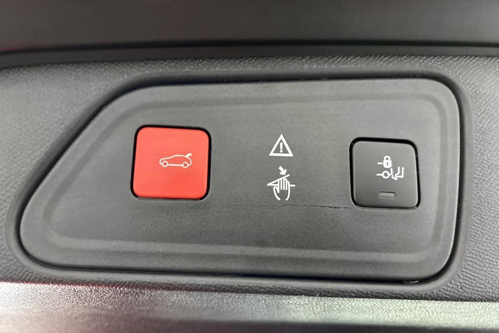 Peugeot 3008 iso kuva 23