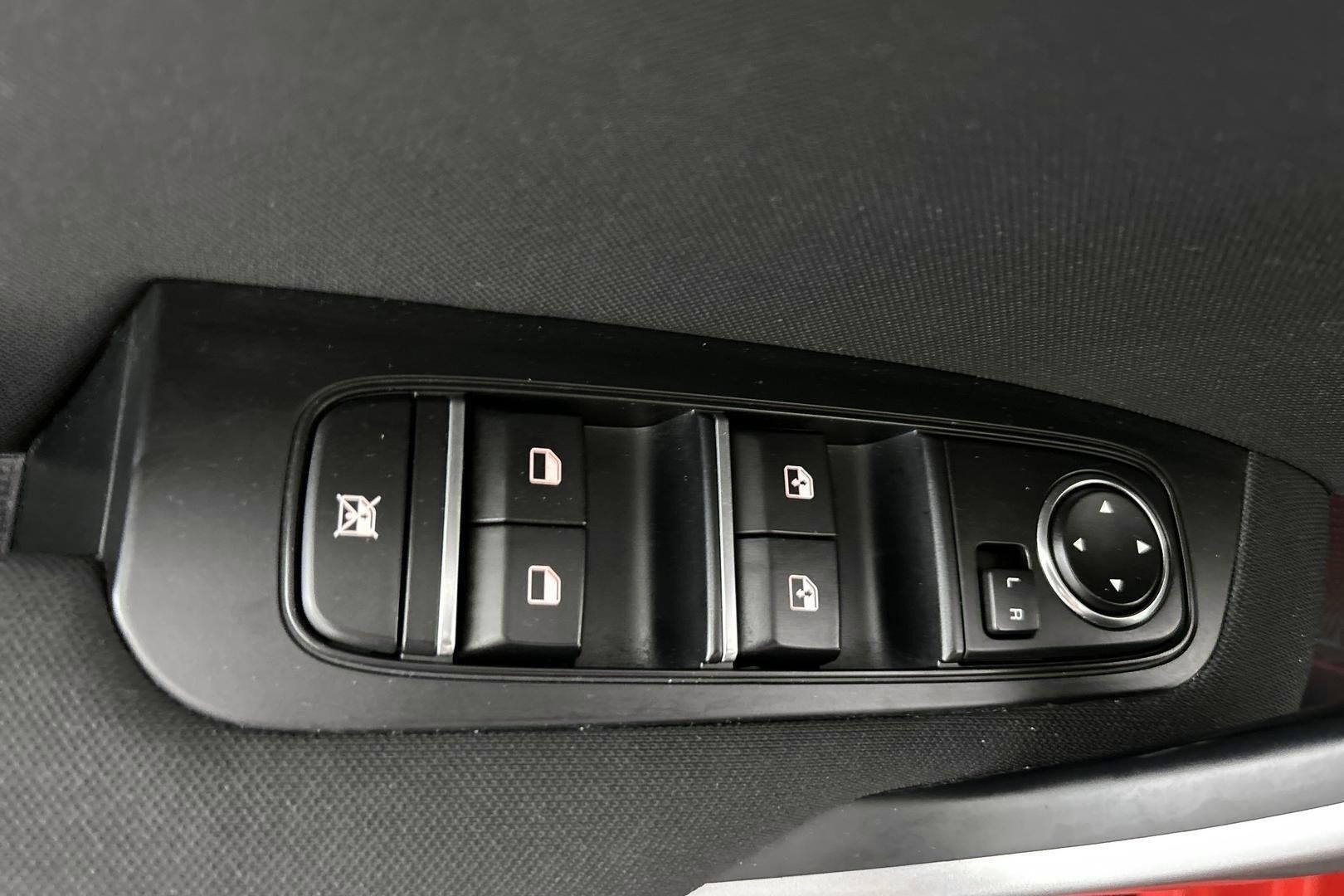 Kia Ceed iso kuva 22