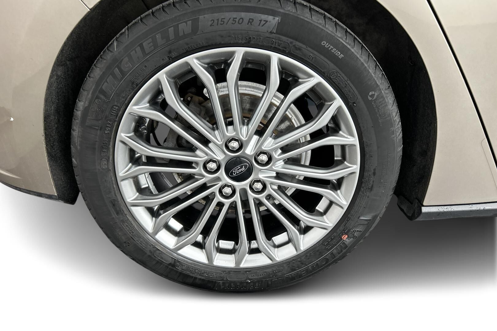 Ford Focus iso kuva 12
