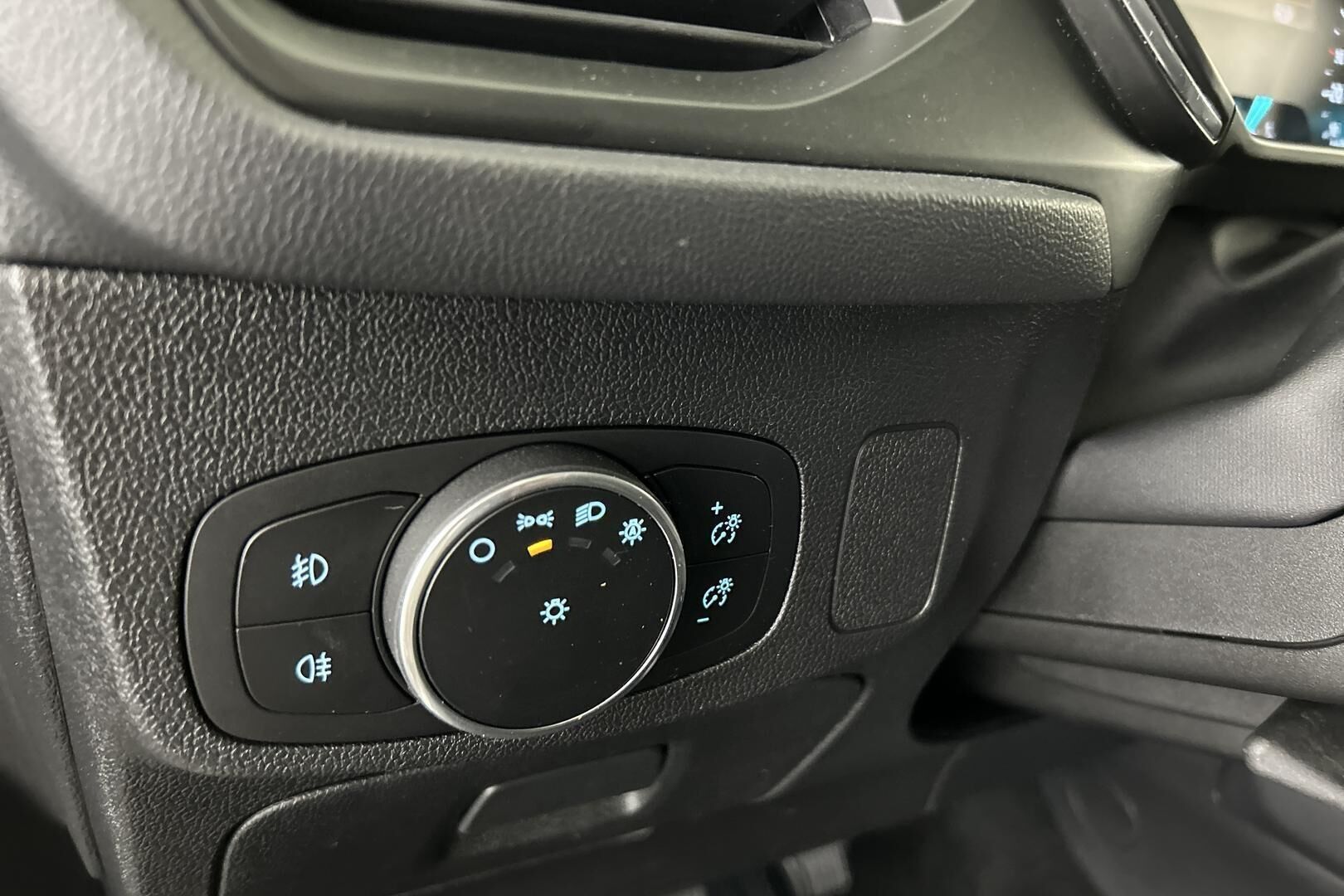 Ford Focus iso kuva 15